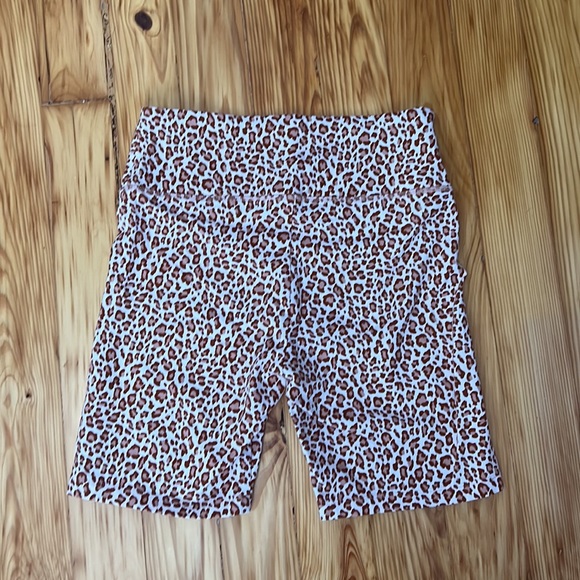 Lou & Grey leopard print bike shorts - Picture 3 of 5